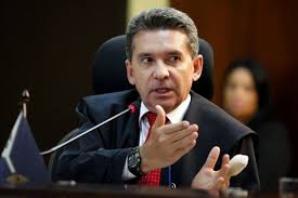 Juiz afasta S�rgio Ricardo do TCE e manda bloquear bens do ministro Blairo Maggi