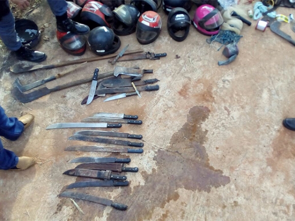 Quase 60 invasores de fazenda s�o presos em flagrante durante reintegra��o de posse em Juruena