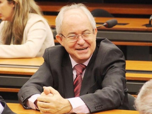 Deputado federal de MT faz cirurgia para retirar tumor na pr�stata