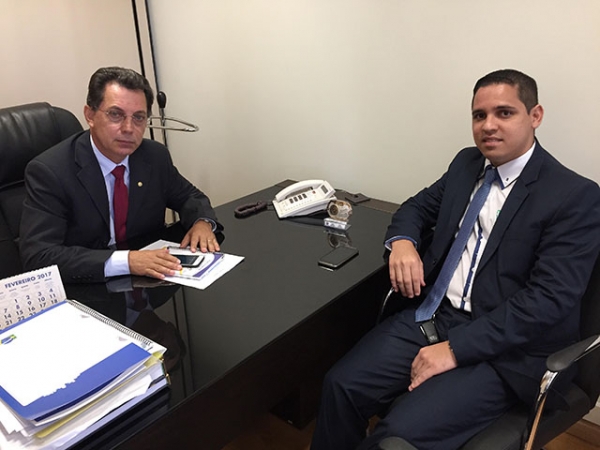 Deputado defende estreitamento de rela��es entre a bancada federal e UCMMAT