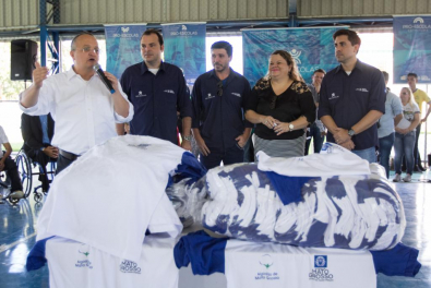 Governador assina autoriza��o para concurso na �rea de Educa��o
