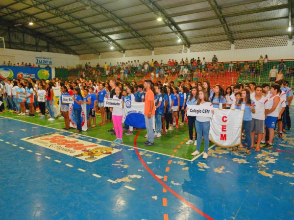 Abertura dos Jogos Escolares re�ne centenas de pessoas no Gin�sio