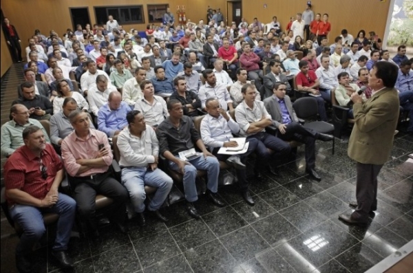Jo�o Rissotti e Chico do Indea participam de palestra e posse da diretoria da UCMMAT.