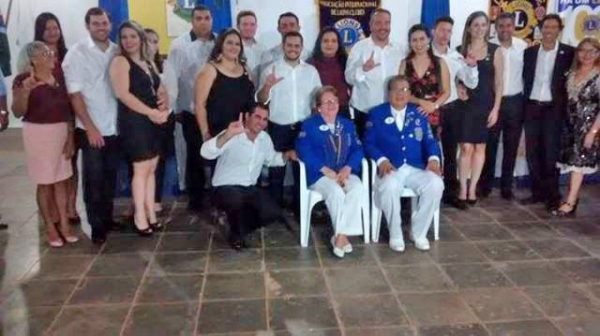Vereadores Jo�o Rissotti e Salvador Pizzolio prestigiam posse da diretoria do Lions Clube.
