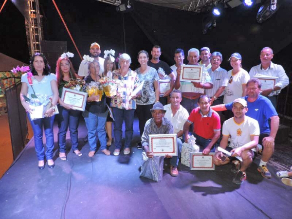 Homenagem aos servidores municipais foi o �pice na festa do Trabalhador