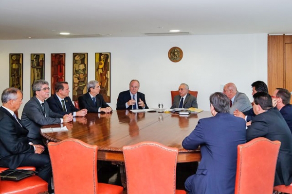 Dirigentes municipalistas apresentam pauta de reivindica��es ao presidente Michel Temer            