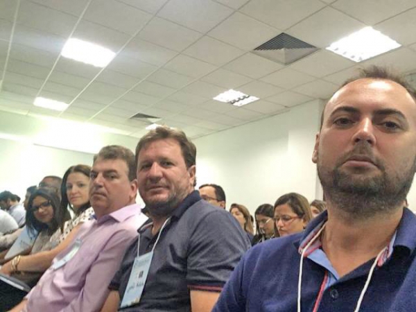 Vereadores de Juara participam em Cuiab� de f�rum contra a corrup��o.