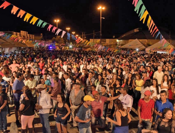 Arraia Cultural re�ne juarenses na Pra�a dos Colonizadores