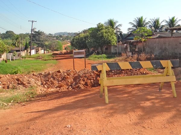 Prefeita anuncia pavimenta��o asf�ltica nas ruas de tr�s bairros de Juara