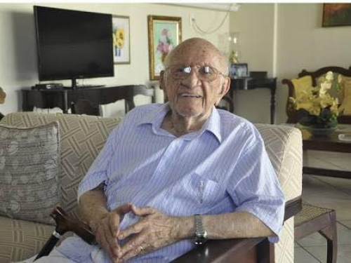 Morre aos 94 anos de idade, o ex-prefeito de Cuiab� Aecim Tocantins