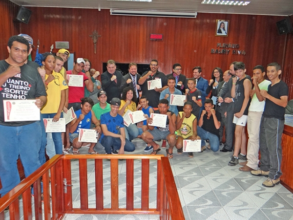 C�mara de Vereadores de Juara concede Mo��o de Aplauso para pugilistas por conquista do Hexacampeonato Estadual.