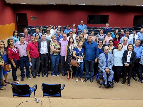 Governador e secret�rios recebem presidentes das Apaes
