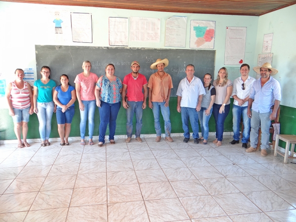 Vereador Flavinho (SD) e secret�rio de educa��o visitam escola do Bairro Machado, na Itapaiuna