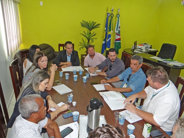 A pedido de vereadores, t�cnicos da SEMA visitam Juara para finalizar projeto de Descentraliza��o.