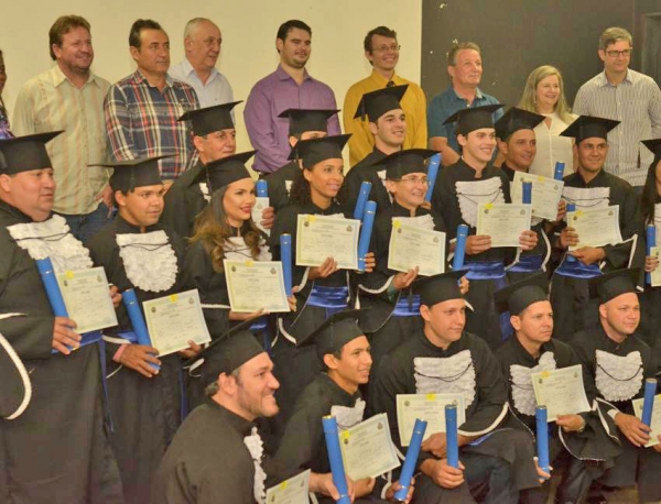 19 alunos concluem o curso de Educa��o Profissional T�cnica em Agropecu�ria 