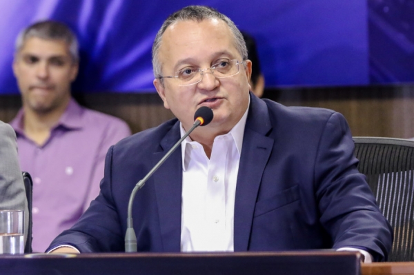 �Sem a PEC, n�s vamos atrasar sal�rios; isso � fato�, diz Taques