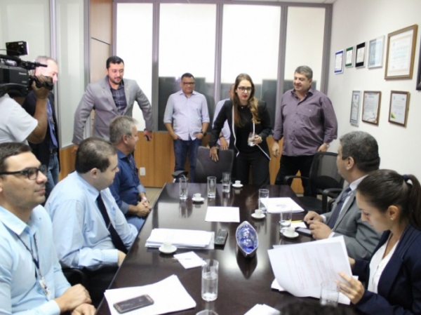 Comiss�o Especial da PEC do Teto suprime par�grafo e garante pagamento da RGA sem condicionantes