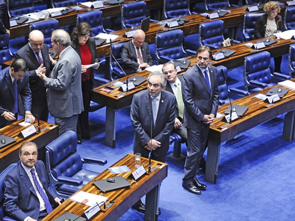 Senado aprova PEC que melhora FPM e garante mais R$ 5 bilh�es aos munic�pios