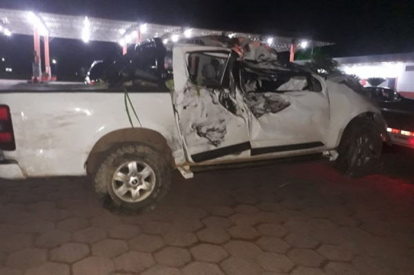 Juiz e esposa ficam feridos ap�s caminhonete capotar na BR-070