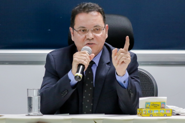 Botelho: Taques deve ter �bom senso� e negociar com os Poderes