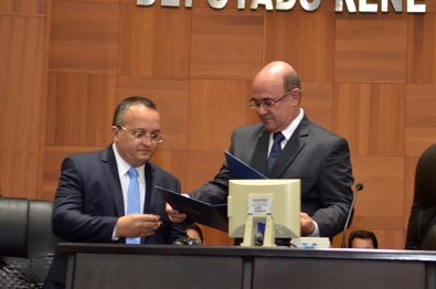 Ju�za manda Taques marcar depoimento em a��o contra Riva