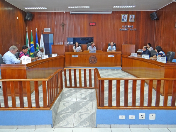 Prefeita pede 1,7 milh�o de suplementa��o e vereador diz que � incompet�ncia do executivo.