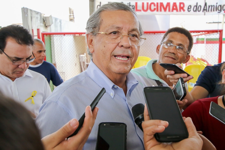 Jaime diz que deixa secretaria e fica em �stand by� para elei��o