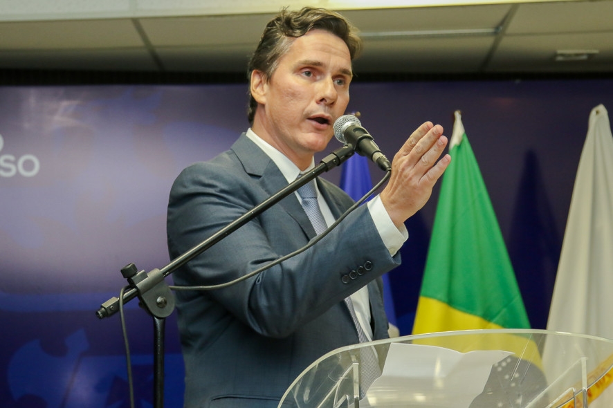 Com novos documentos, sindicato refor�a pedido de impeachment