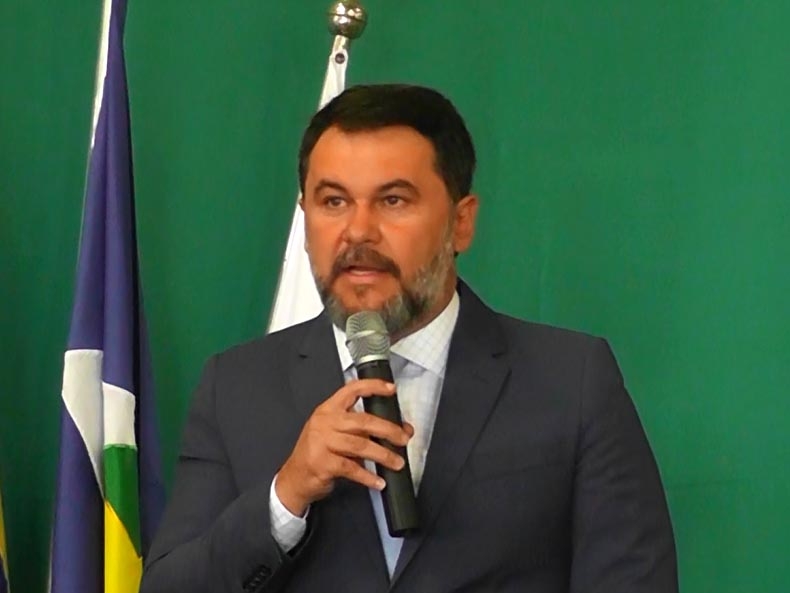 Oscar e Luciane teriam recebido doa��es eleitorais de esquema dentro do Detran 