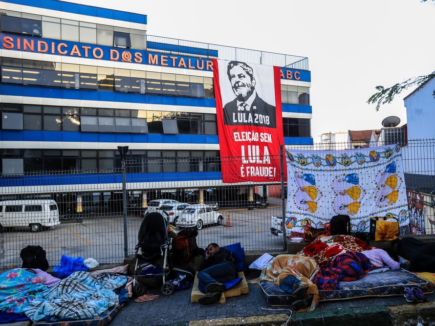 Lula n�o se entrega � Pol�cia Federal no prazo oferecido