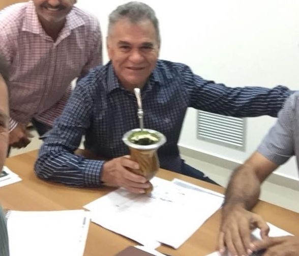 Acidente entre 9 ve�culos mata ex-deputado J. Barreto e mais uma pessoa 