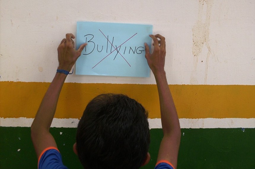 Entra em vigor lei de combate ao bullying nas escolas