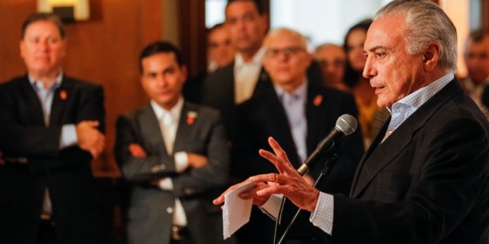 Temer re�ne ministros para discutir greve dos caminhoneiros