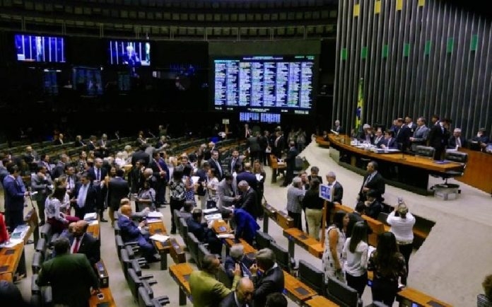 Senado aprova urg�ncia para projeto que isenta diesel de PIS/Cofins
