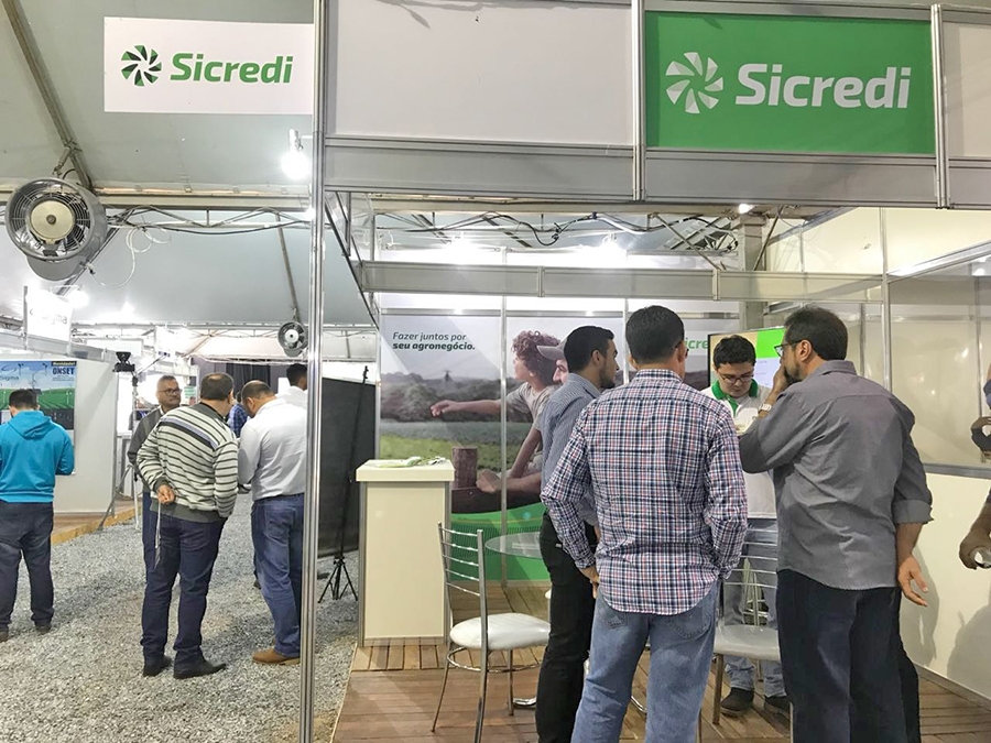 Sicredi participa da feira AgroMT em Cuiab�
