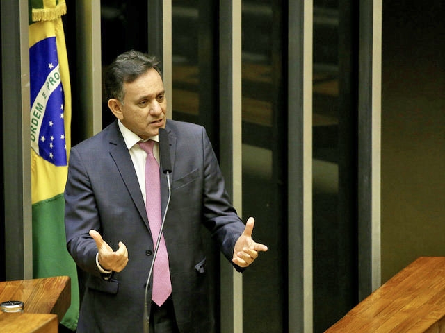 L�der do PSDB aponta projetos que deveriam ser votados at� o fim do ano