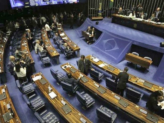 Senado aprova aumento a ministros do STF: sal�rios v�o de R$ 33 mil para R$ 39 mil