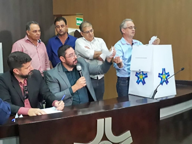 Com 82 votos, atual presidente � reeleito para comandar a AMM 