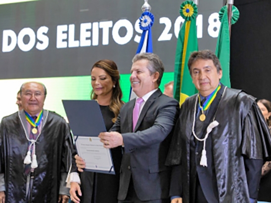 Tr�s eventos ocorrer�o sucessivamente e posse ser� finalizada na Fatec