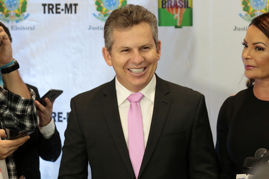 Posse ter� 3 atos; assessoria diz que evento custar� R$ 100 mil