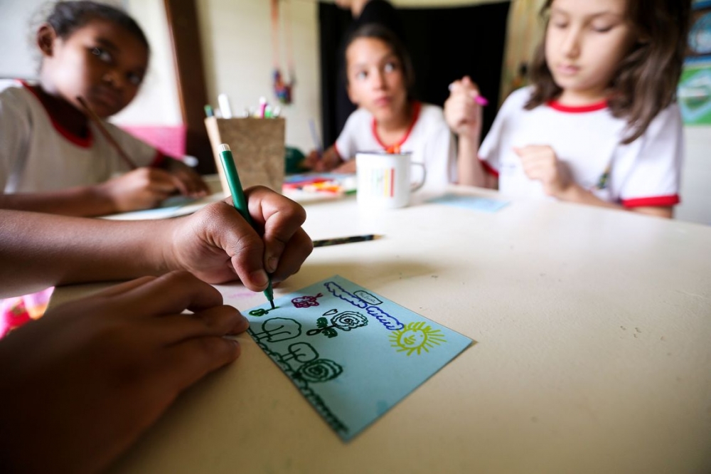 MEC tem agora secretarias para alfabetiza��o e escolas militares
