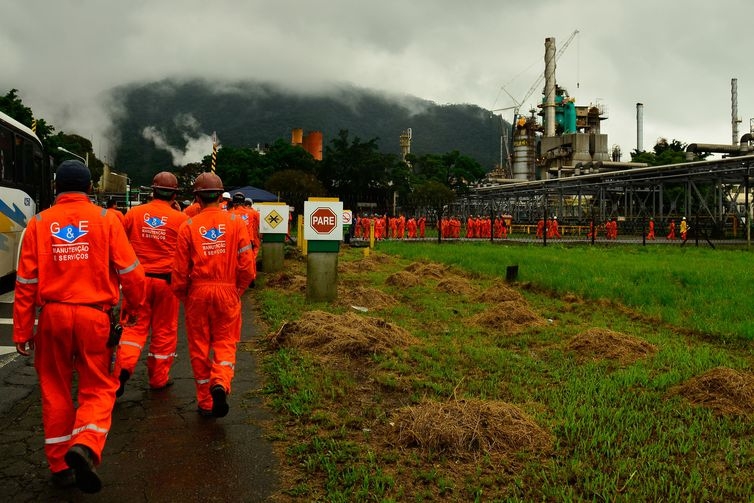 Petrobras reduz pre�o da gasolina em 1,38% nas refinarias