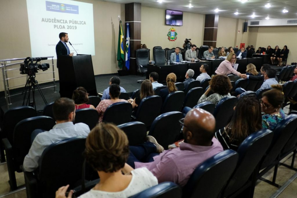 Corte de gastos e reforma administrativa s�o propostas para cobrir d�ficit or�ament�rio