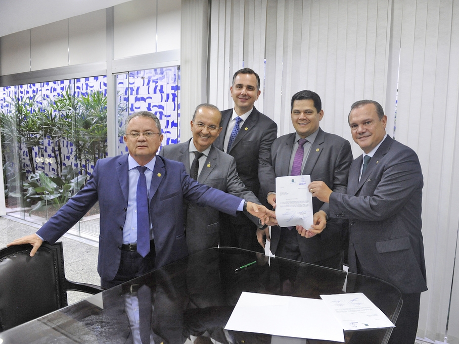 Partidos formam bloco parlamentar e indicam Wellington Fagundes  como l�der