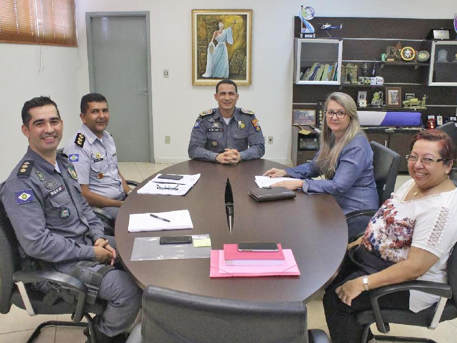 PM recebe orienta��es sobre trabalho desenvolvido nas escolas militares em Mato Grosso. 