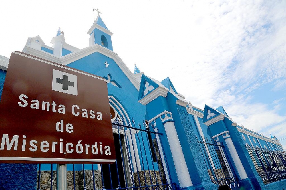 CGE entrega �s autoridades relat�rio de auditoria na Santa Casa