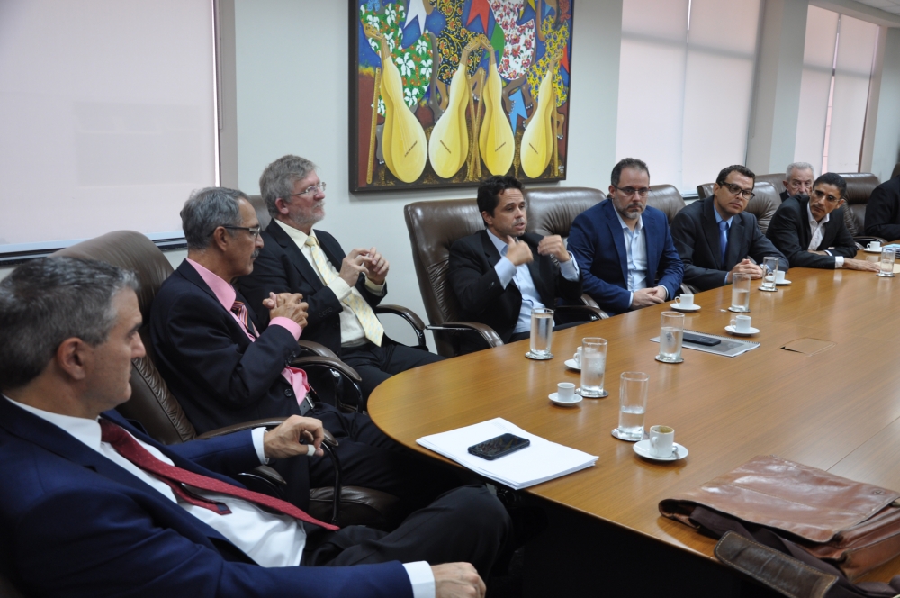  Reuni�o com o Tribunal de Justi�a discute solu��es para desafogar p�tios de delegacias