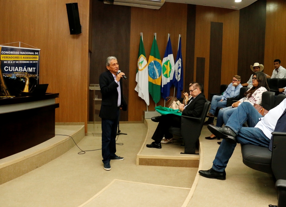 Presidente da AMM defende uni�o de prefeitos e vereadores  em defesa dos munic�pios