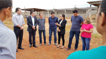 Ap�s cobran�a de deputada, secret�rio vai a Juara agilizar retomada de obras da Escola T�cnica Estadual