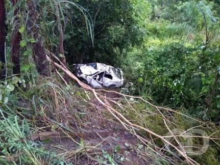 Motorista gr�vida consegue se salvar em acidente que destruiu carro